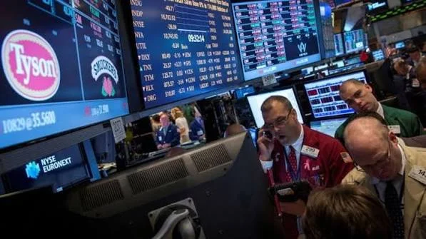 Wall-Street-Rises-as-Inflation-Fears-Ease.jpg