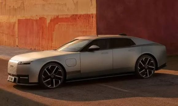 Jaguar-Bets-130-500-on-a-Radical-Electric-Reinvention.jpg
